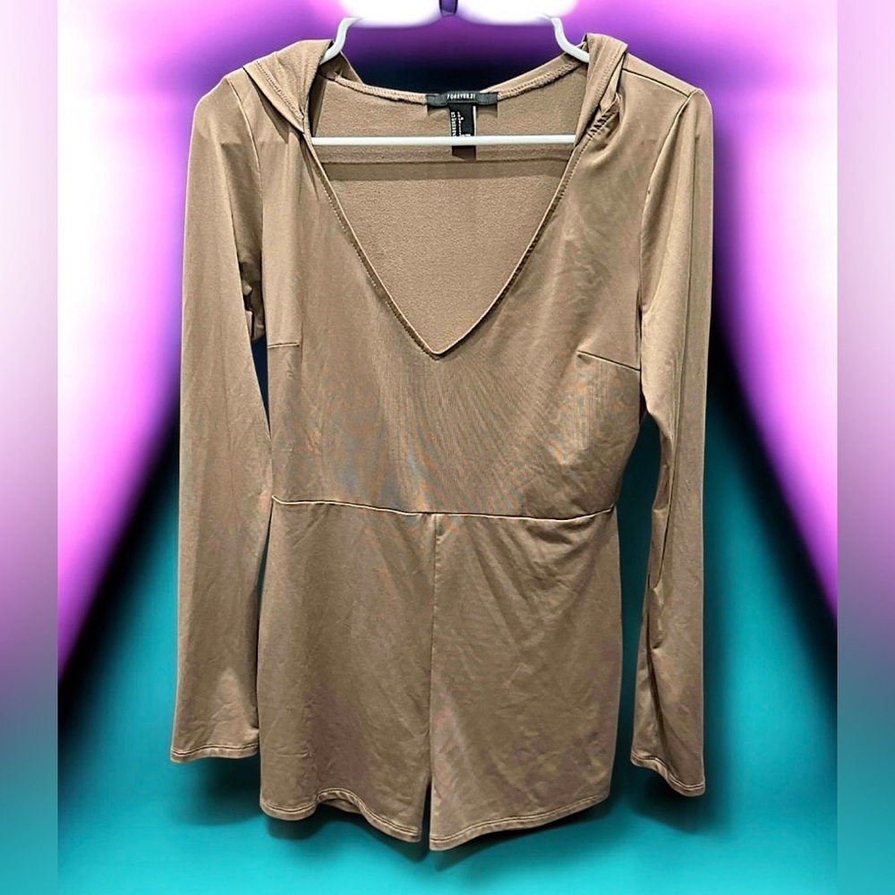 FOREVER 21 romper Tan Long Sleeve ROMPER LARGE 16in pit to pit 27in length